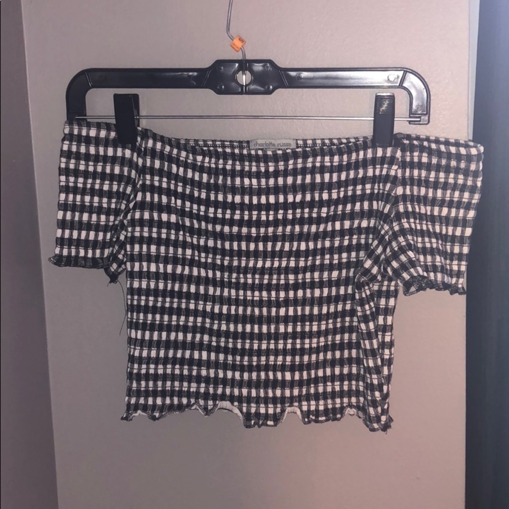 Off the shoulder crop top!!🤩